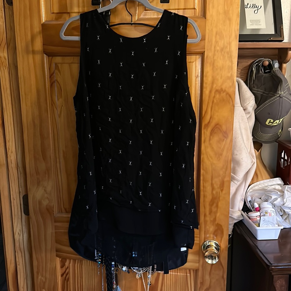 Hi-lo sleeveless blouse